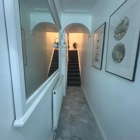 Precise Homes Ltd ウォルヴァーハンプトン エクステリア 写真
